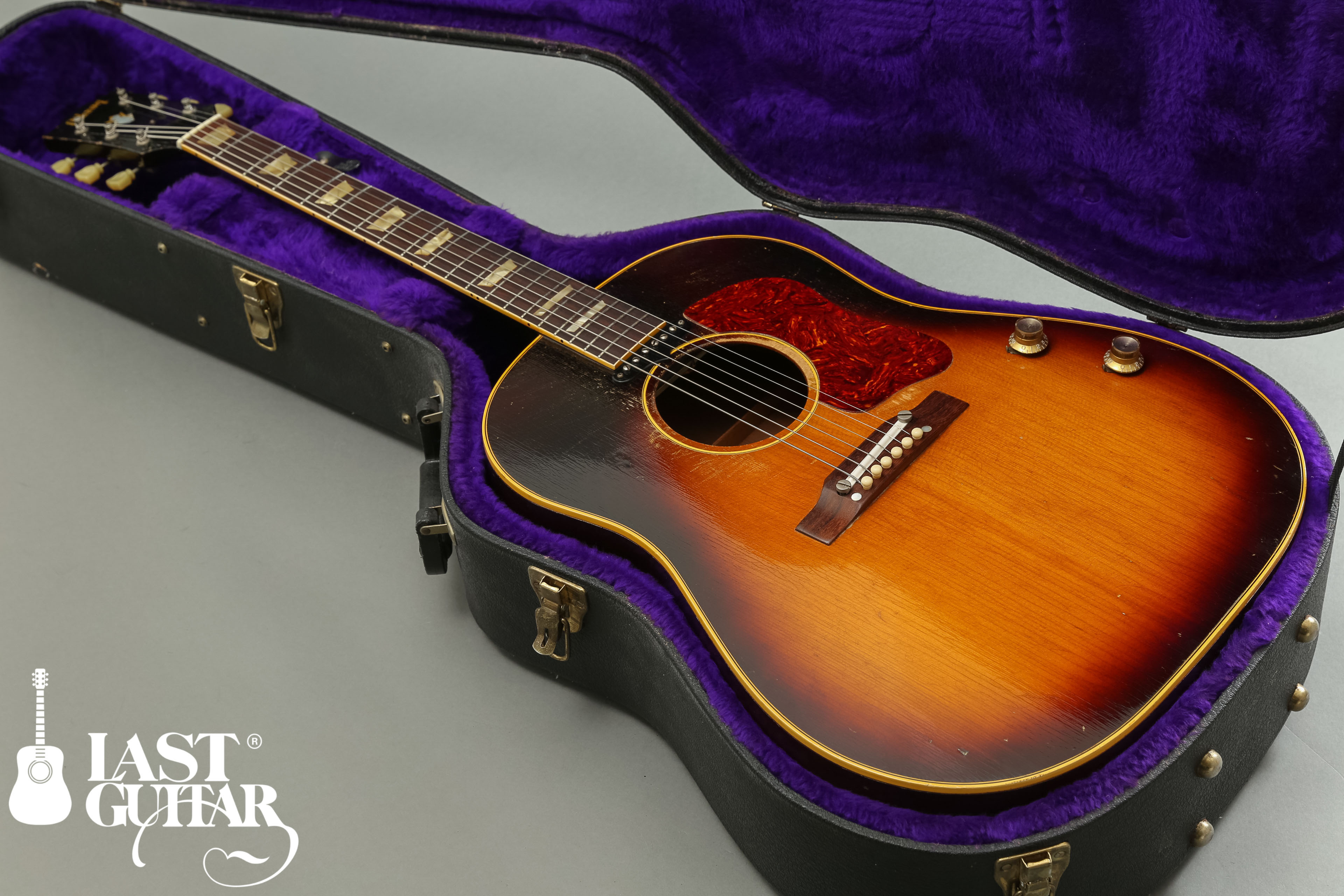 1954年製、初年度生産のGIbson J-160Eが奇跡の入荷、トップ単板