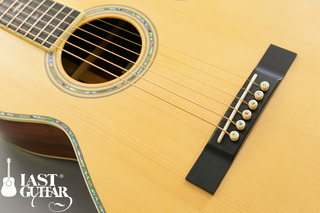 Urano Parlor Guitar (1).jpg