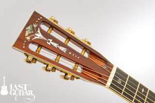 Urano Parlor Guitar (3).jpg