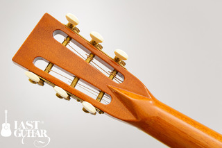 Urano Parlor Guitar (4).jpg