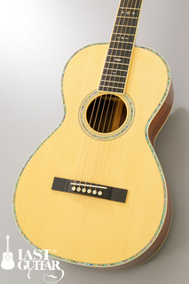 Urano Parlor Guitar (9).jpg